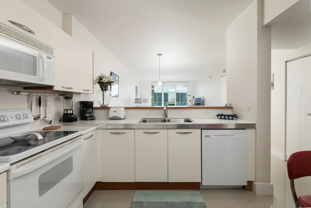 Le Marina Bay 1009 by Go Florida Condo, Sunny Isles