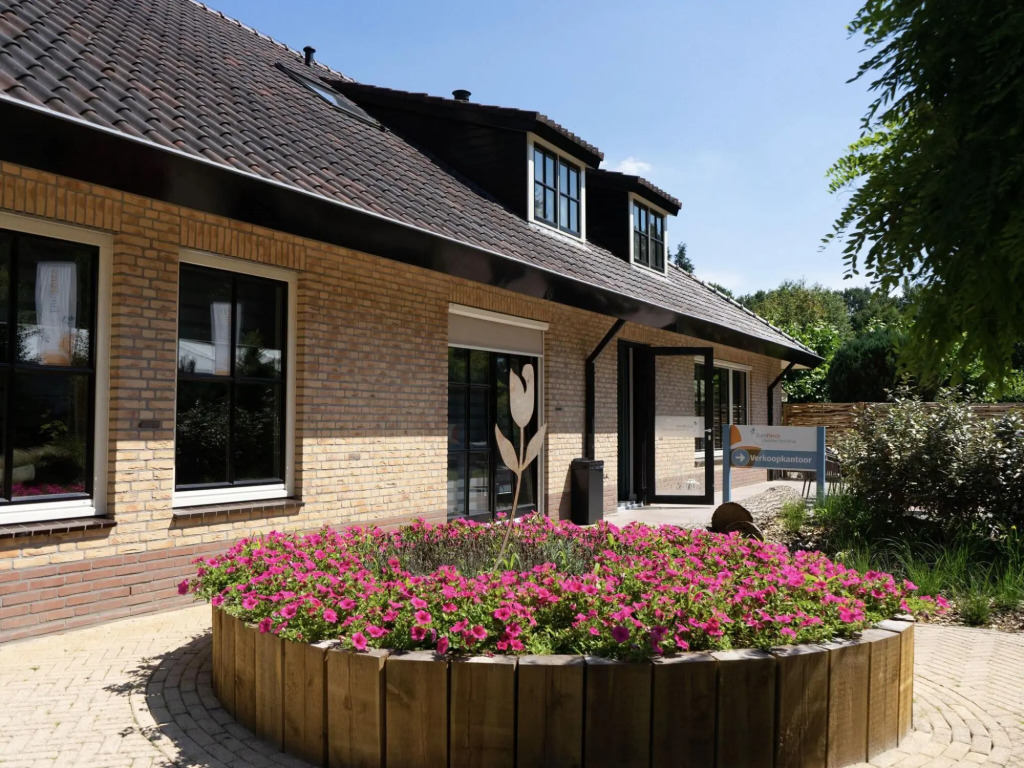 Nice chalet with combimicrowave, 20km from Utrecht