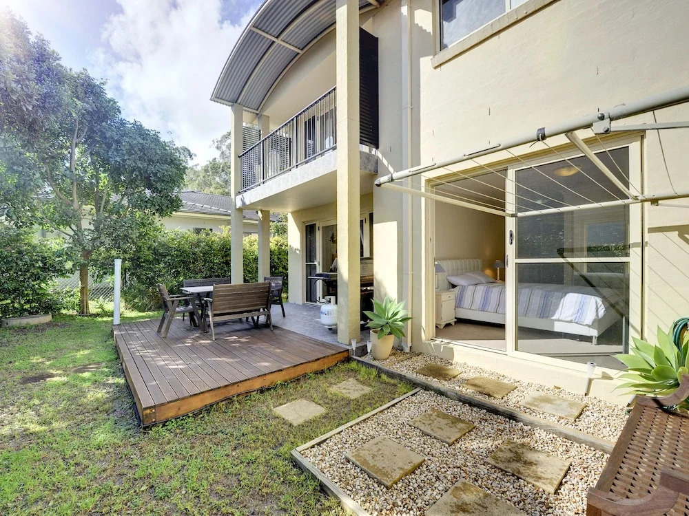 Lagoons Estate, 6 Dowling Street