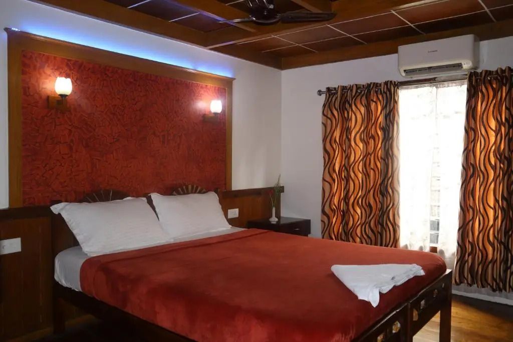 Kera Houseboats Alleppey