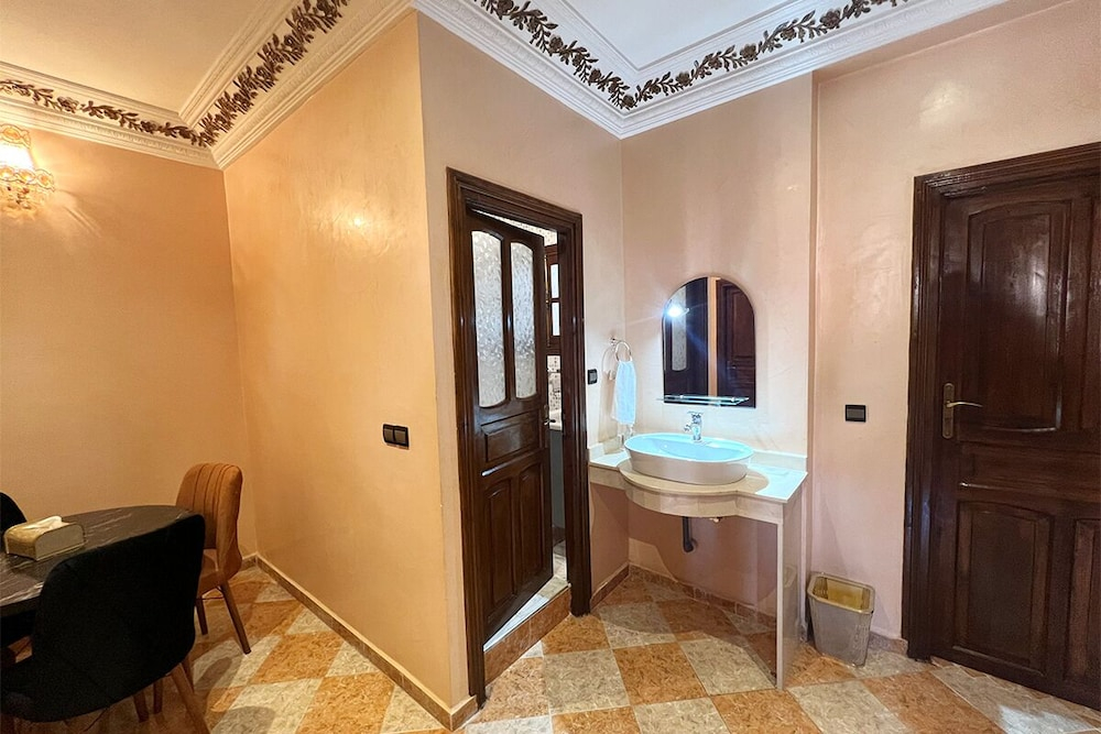 Stay near Marrakech Airport RAK