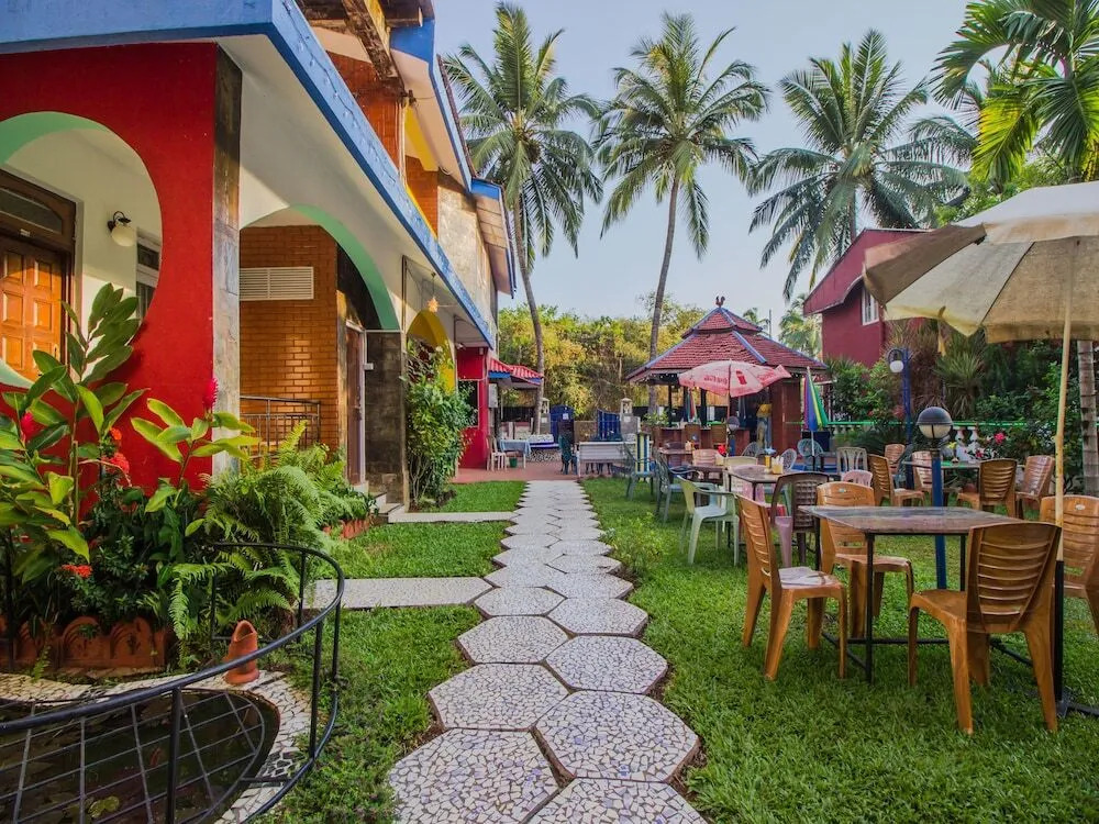 OYO 12902 Home Colourful Studio Home Candolim