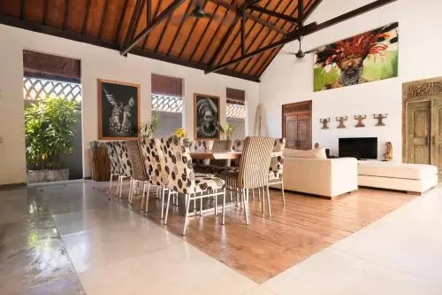 Phinisi Villas - Seminyak Beach