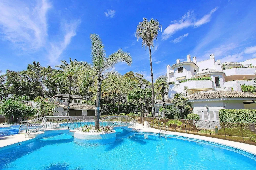 1155 Beachfront 3 Apartments 70 Mtr Golden Beach 7Bedroom 3Pool