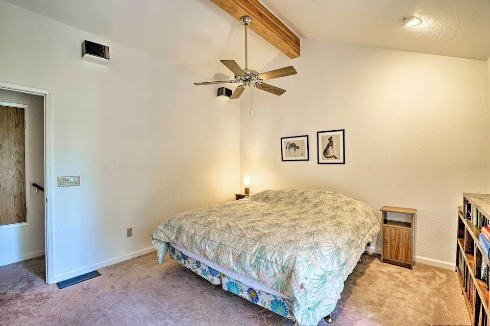 4 Mi to Heavenly: Home w/ Deck in South Lake Tahoe