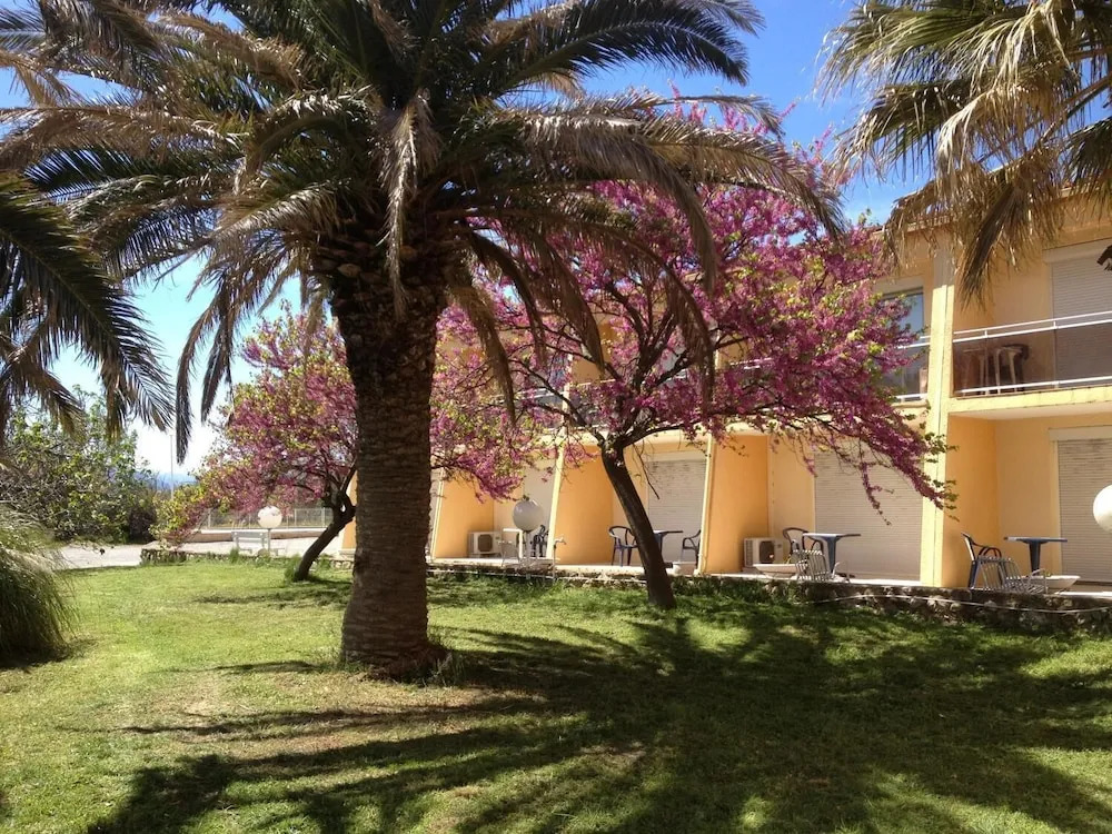 HOTEL LA GARENNE