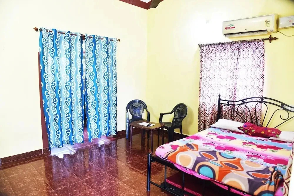 Maanvi Holiday Home