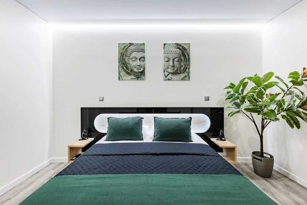 Porto City Holidays by Douro River