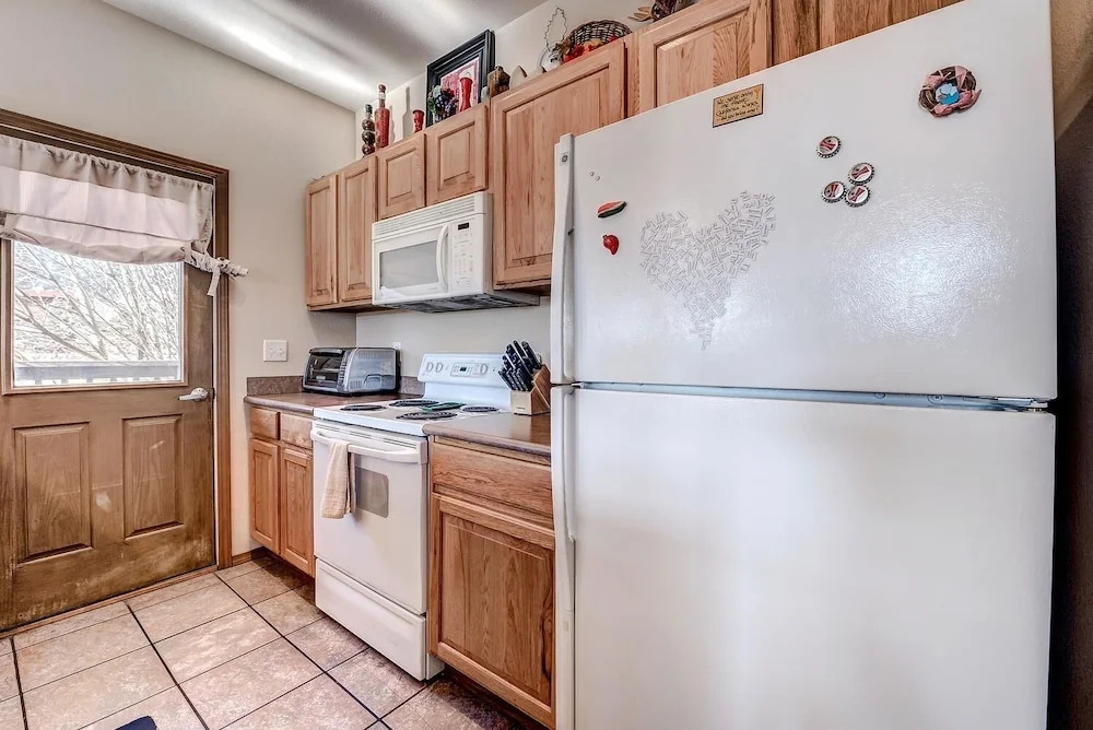 Tarn Landing C-19 1 Bedroom Condo by RedAwning