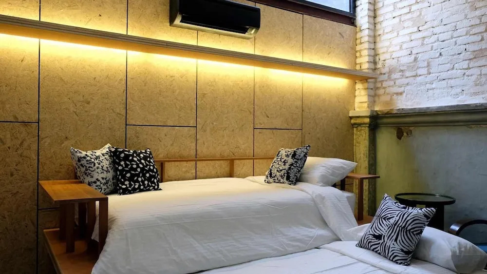 Belakang Kong Heng Ipoh Hotel