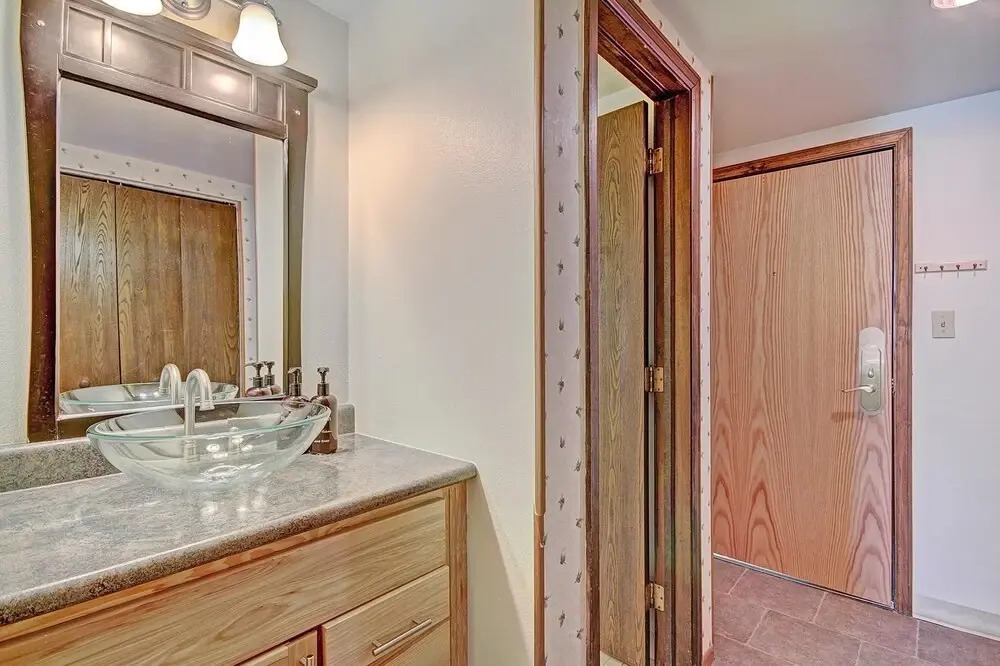 CM117H Copper Mtn Inn 1Br 1Ba Hotel Room