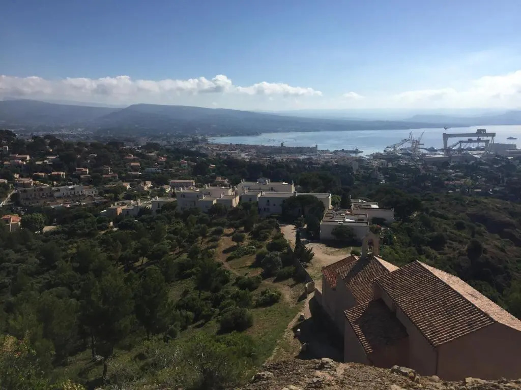 Duplex La Ciotat - superbe 85 m2 - 6 pers - 3 chambres - Climatisation - Vue mer et proche du vieux port La Ciotat