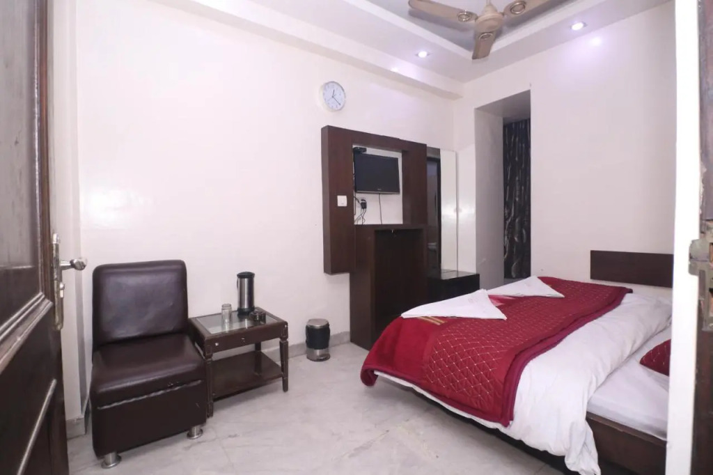 Hotel O by OYO Royal Palace