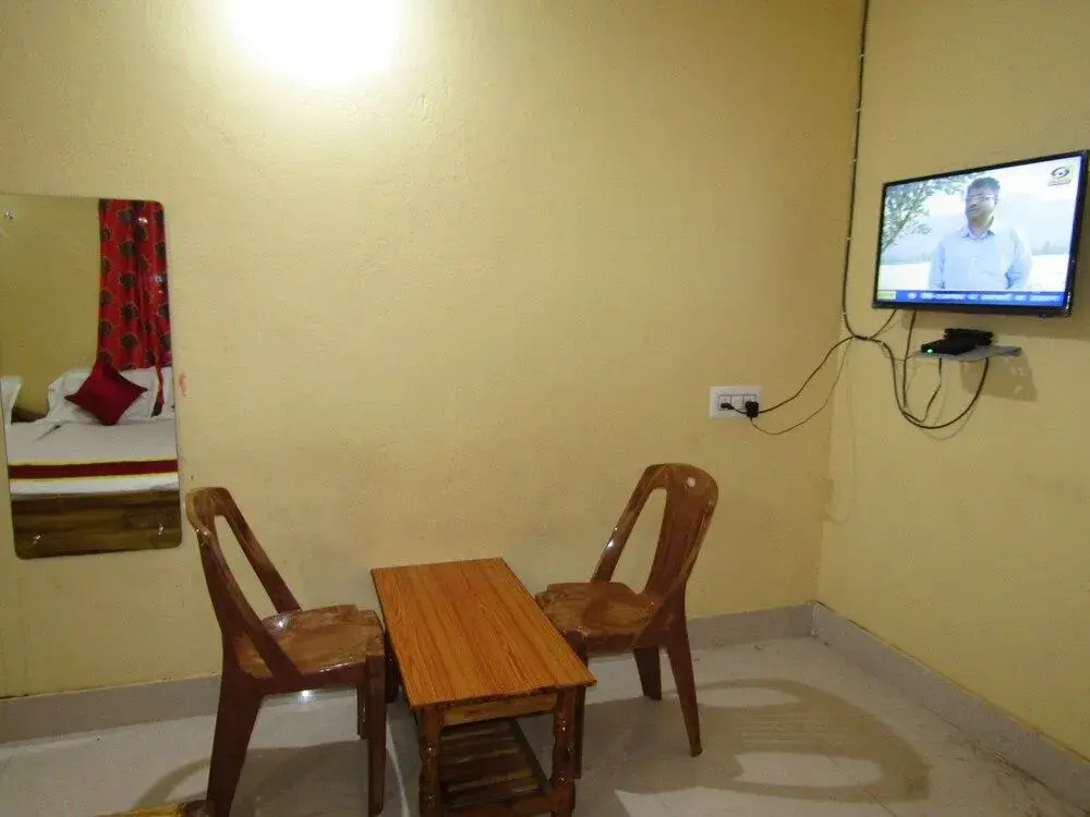 Goroomgo Maa Ugratara Lodge Puri