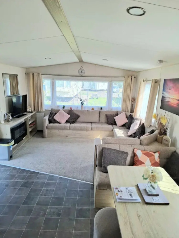 3 Bedroom Caravan - Sleeps 8 - Pets & Free Parking