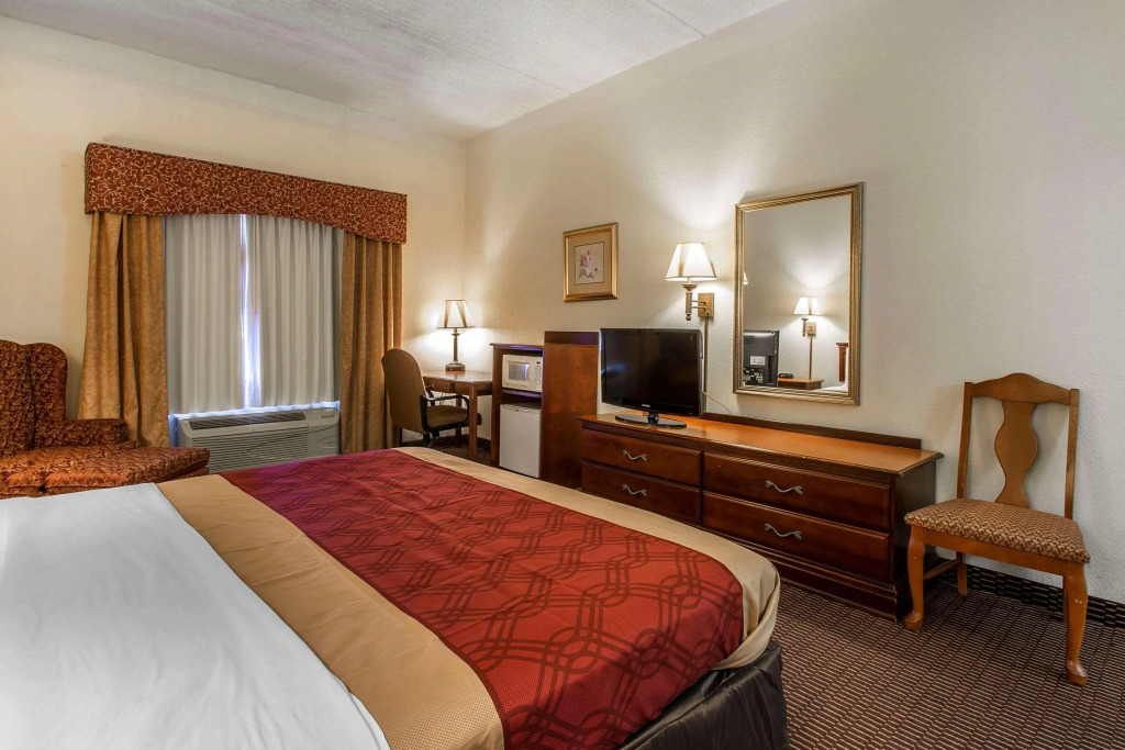 Econo Lodge Inn & Suites Marianna South