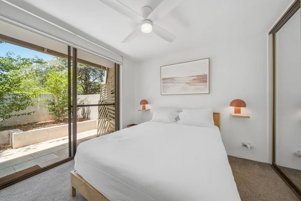 Spacious Bright Apartment With Courtyard and BBQ
