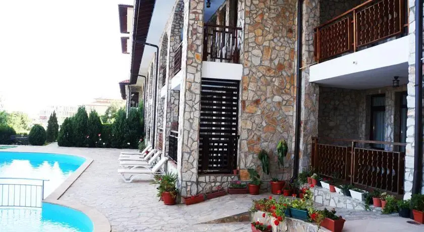 Dom-El Real Apartments in Etara 3 Complex