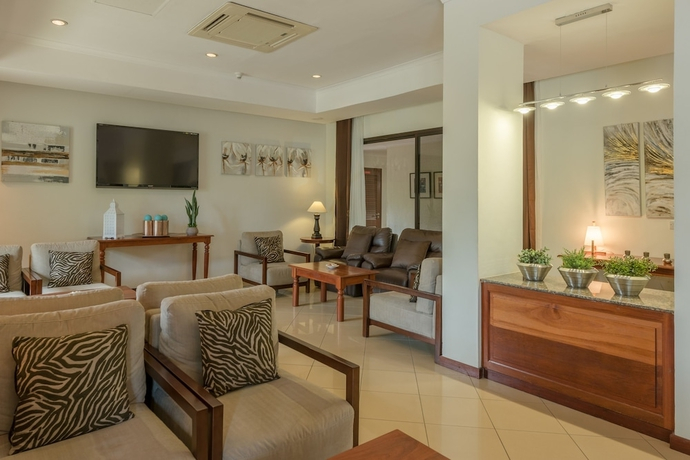 Sea Cliff Court Hotel & Luxury Apartments