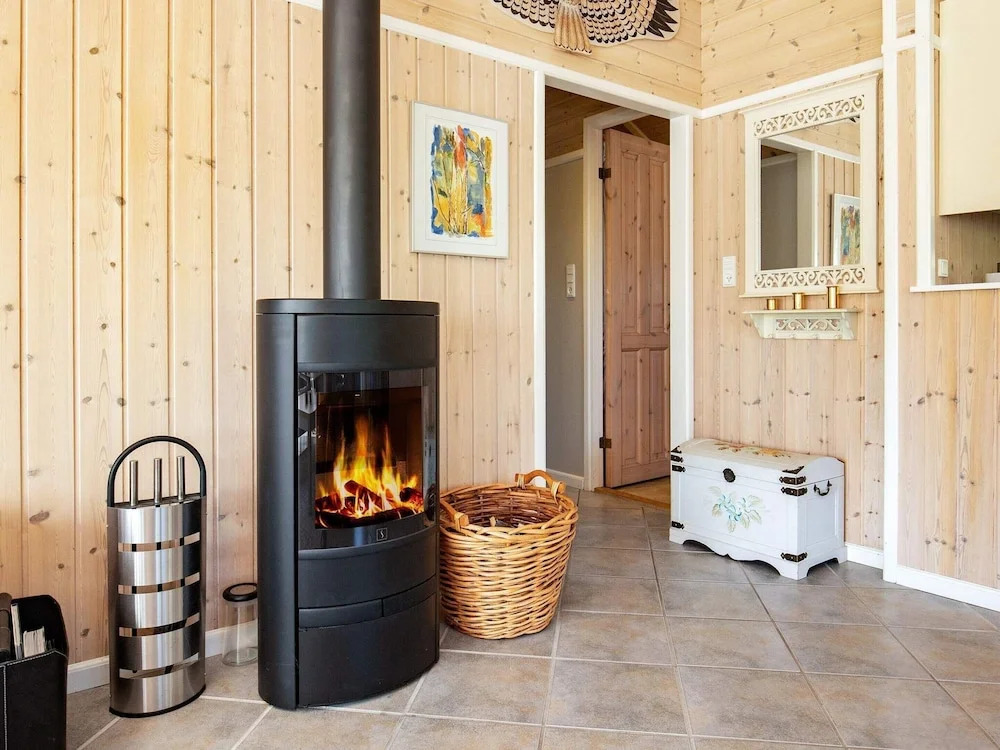 6 Person Holiday Home in Vaeggerlose