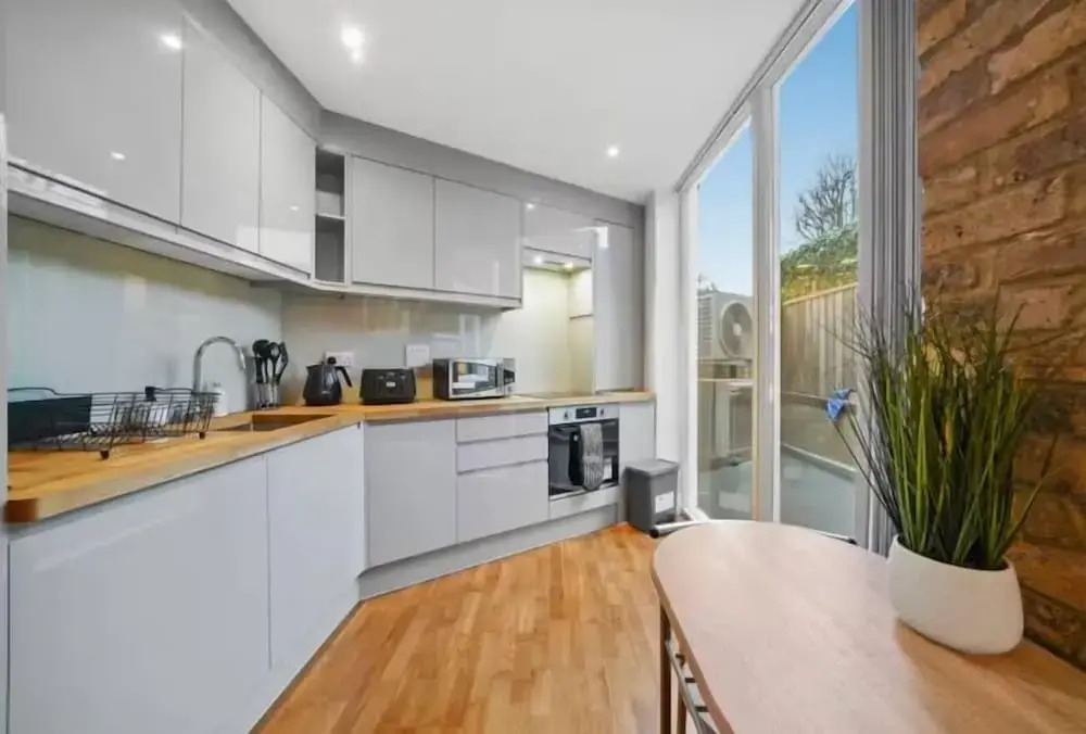 Flat 1 Victoria Grove
