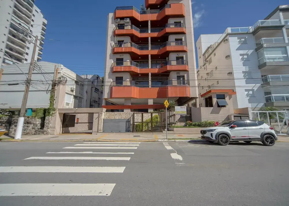 Apto Completo com Wi-fi Ar-cond a 200m da Praia