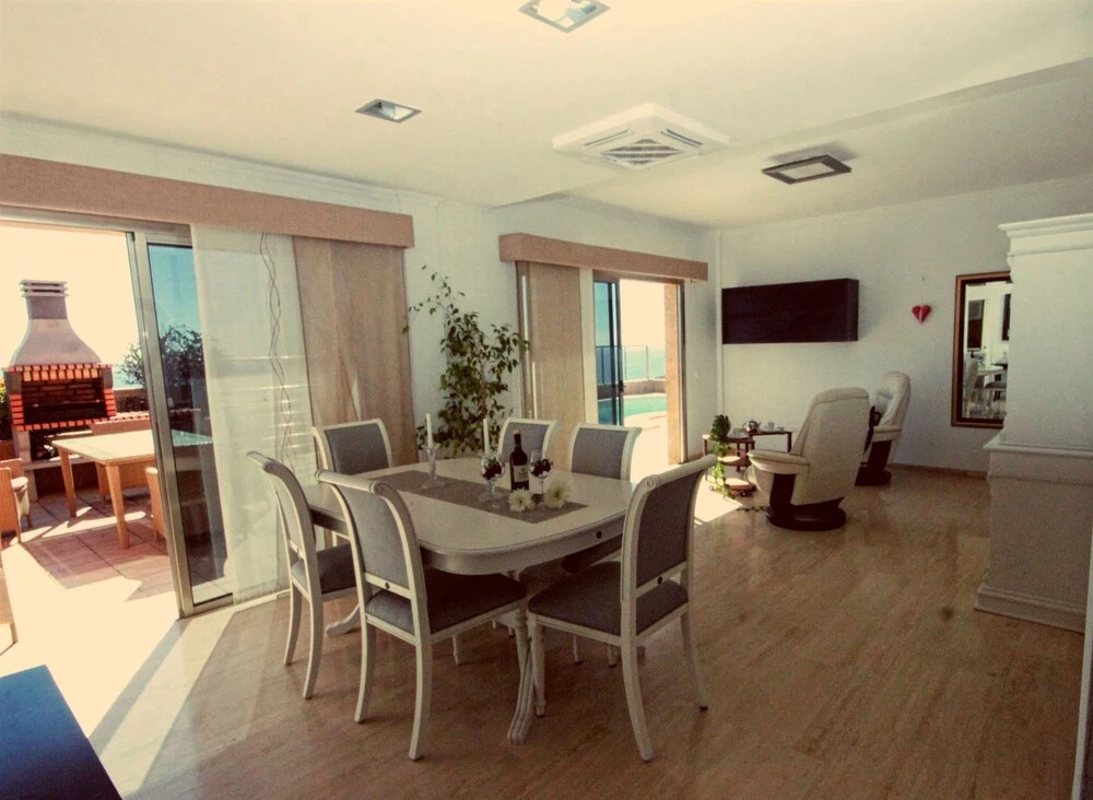 Luxury 5 star Villa Violetta with amazing sea view, jacuzzi and heated pool