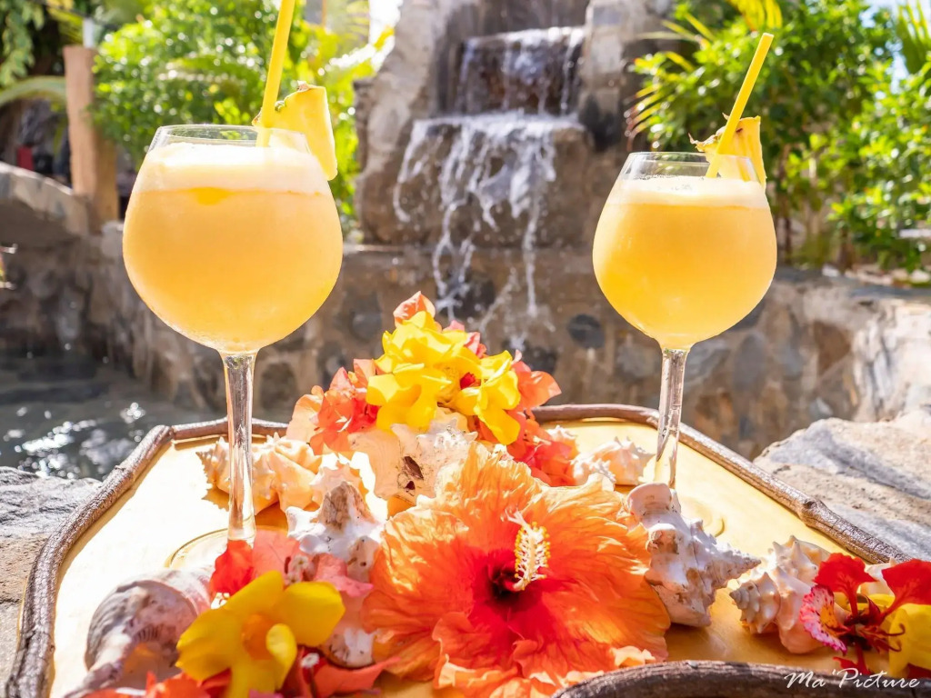 CHALET TROPICAL Hotel & Pool Bar Restaurant