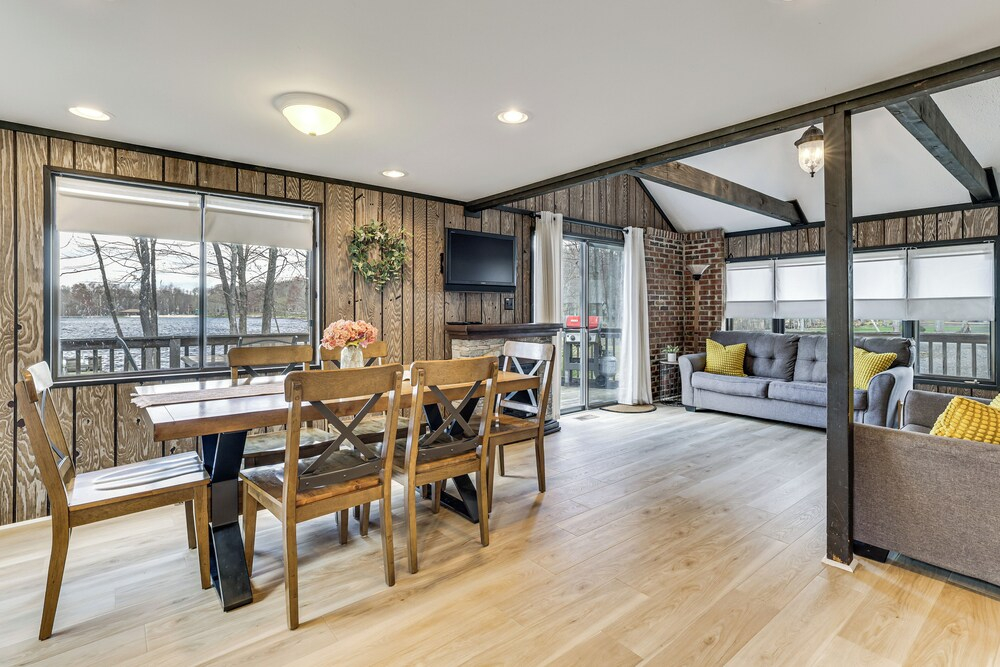Pocono Lake Home w/ Fire Pit: Walk to Ski Hill!