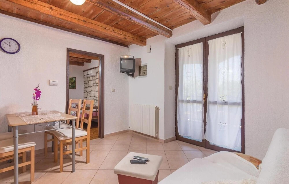 1 Bedroom Stunning Home In Bacva