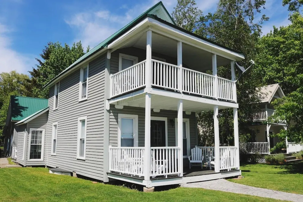 Sweet Mary 2 Bedroom Home by RedAwning
