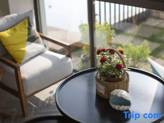 Xiangshan Morning Mountain Evening Sea Homestay