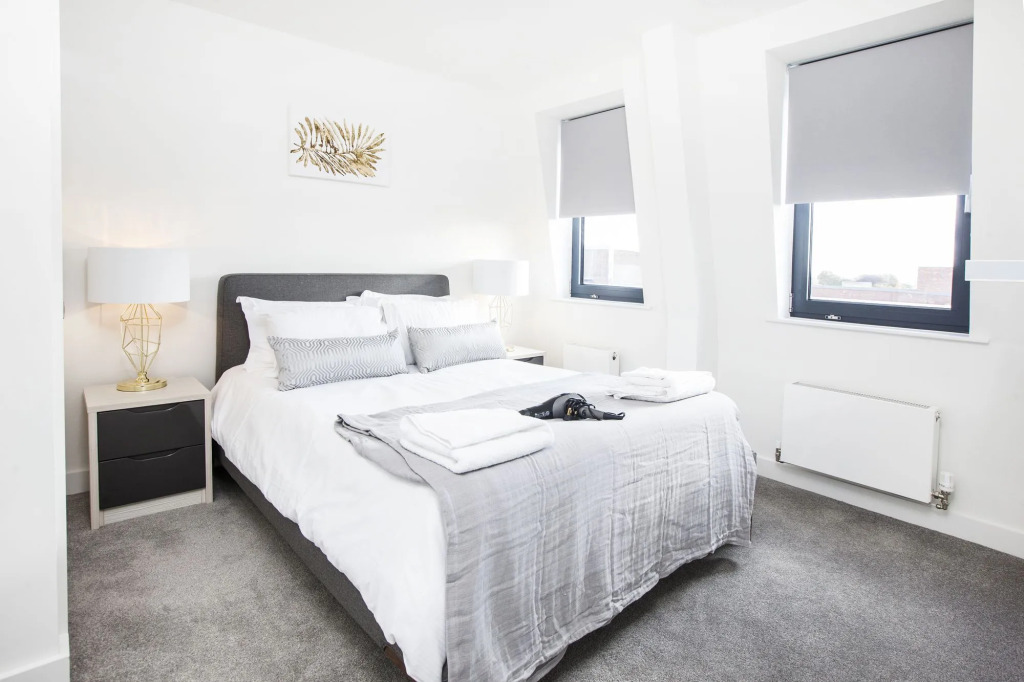 City Stay Apartments - Platform