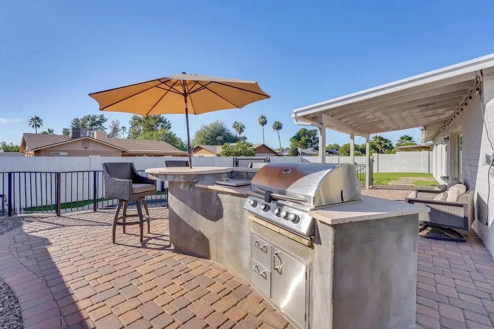 Pool + Putting Green: Quiet Scottsdale Oasis