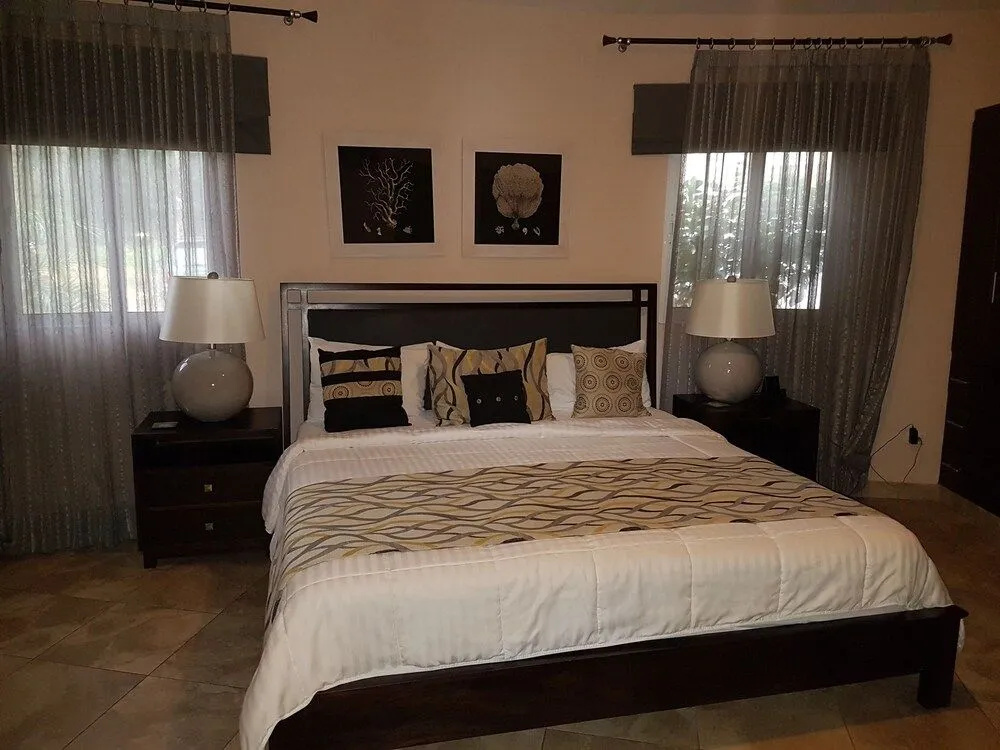 New six Bedroom With BBQ and Large Pool