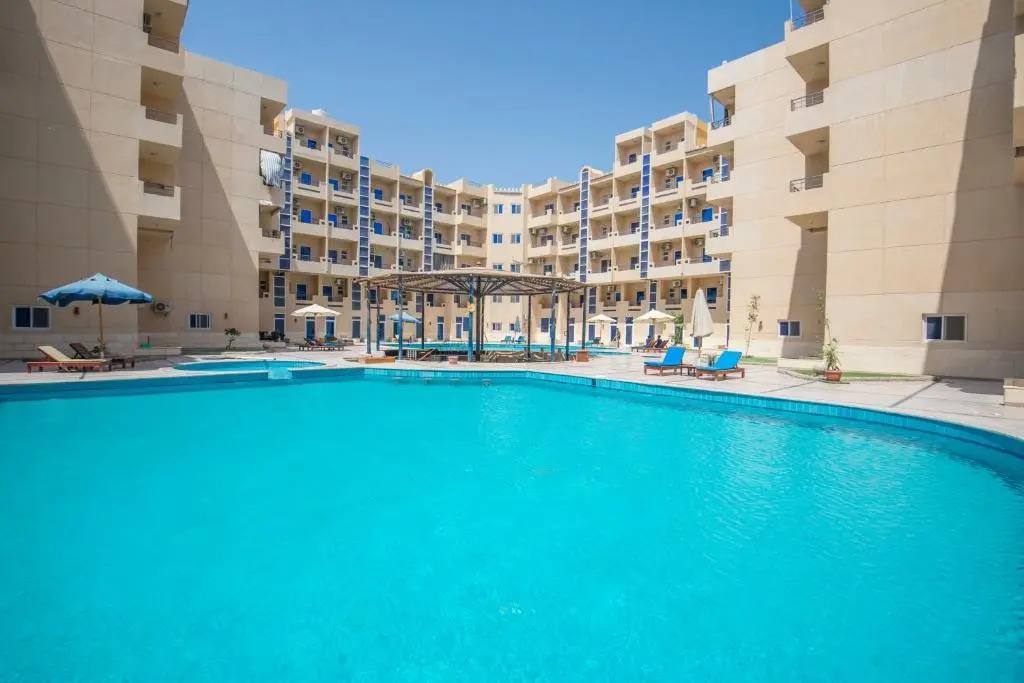 Pool View With Balcony Near El Gouna - 2x Large Pools & Kitchen - EU Standards - Tiba Resort E4