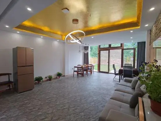 Xiangbo Bowen Travel Has A Mining Homestay At Home