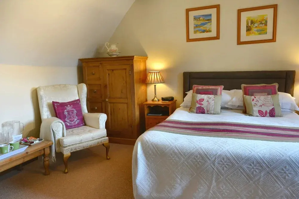 The Crown Country Inn