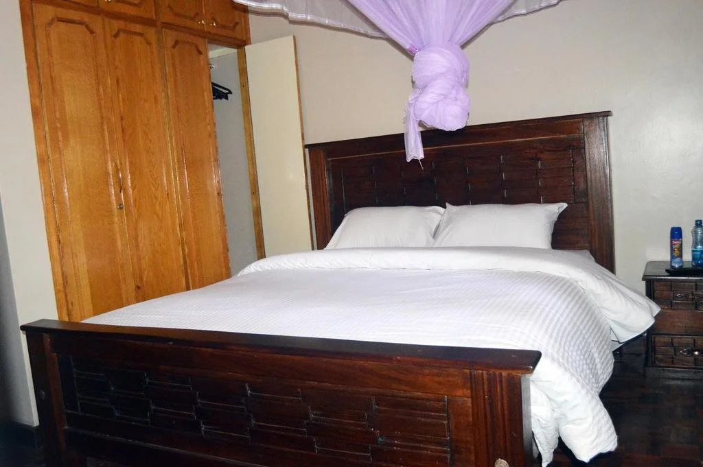 Karen Bomas Inn