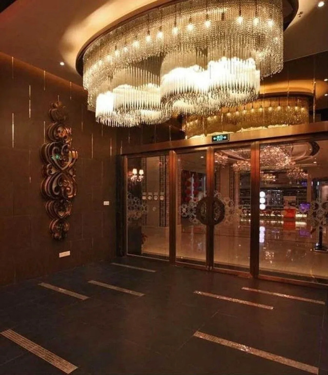 Lake-view Hotel