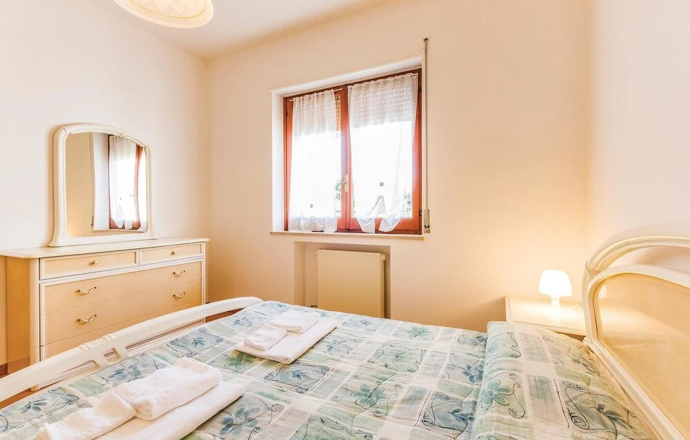 Stunning Apartment in Villa Rosa TE With 2 Bedrooms