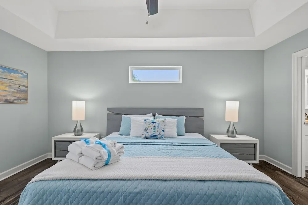 Coral Cabana - 3BD 2BA Home Close to Beach w/ Optional Golf Cart!