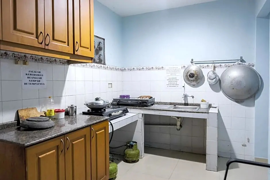 KoolKost Syariah near Green Pramuka Square Mall - Minimal Stay 6 Nights