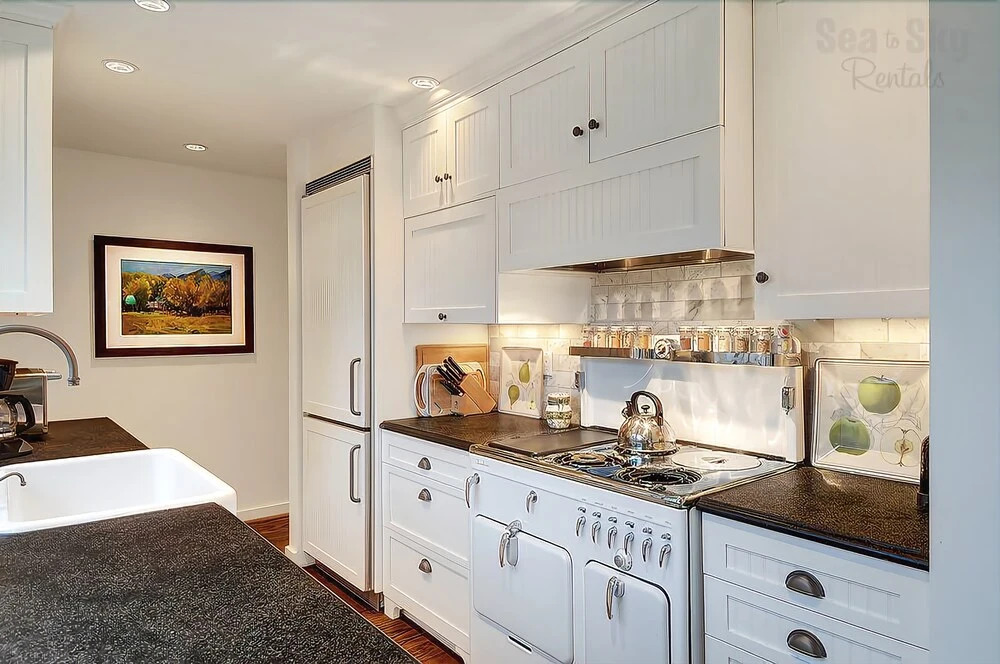 Magnolia Pine N Sea Cottage with Fireplace