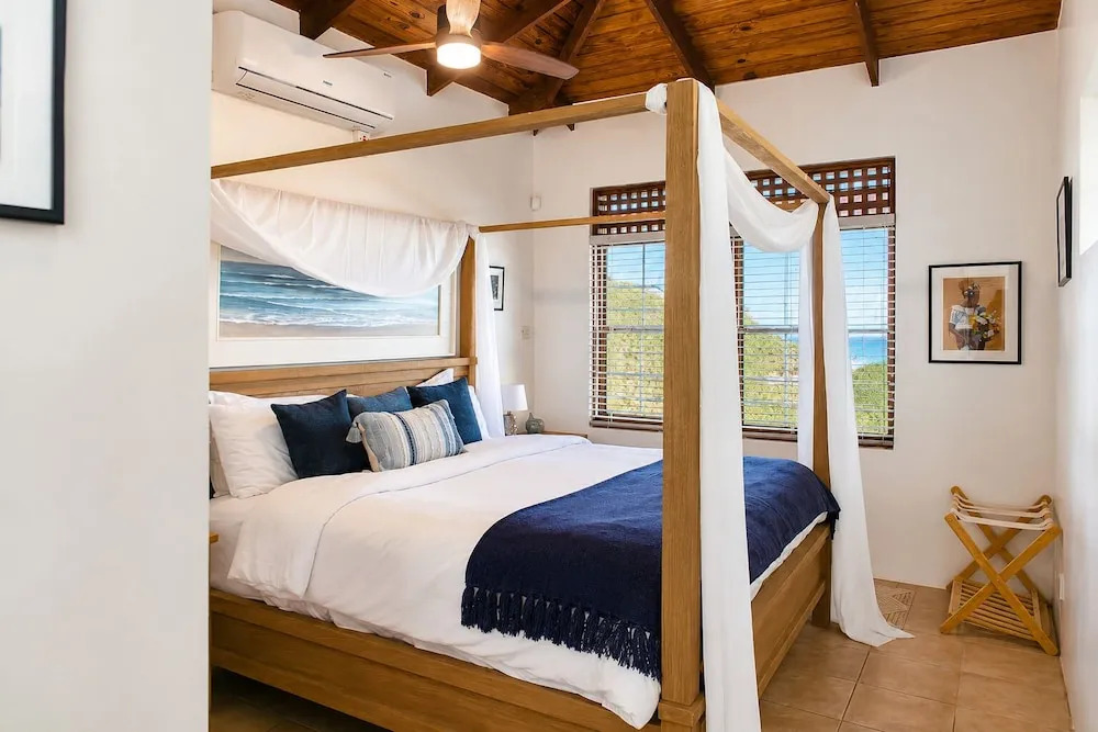 Charming Cottage Located In Cap Estate - Orchid Cottage 1 Bedroom Home by RedAwning