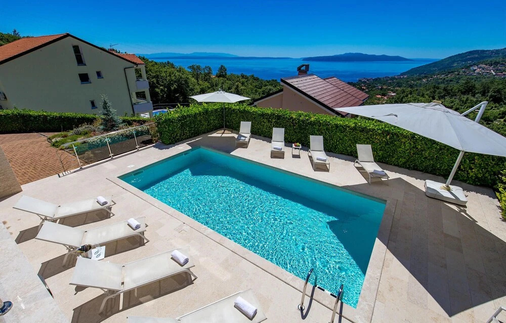 Amazing Home in Icici With 5 Bedrooms, Wifi and Outdoor Swimming Pool
