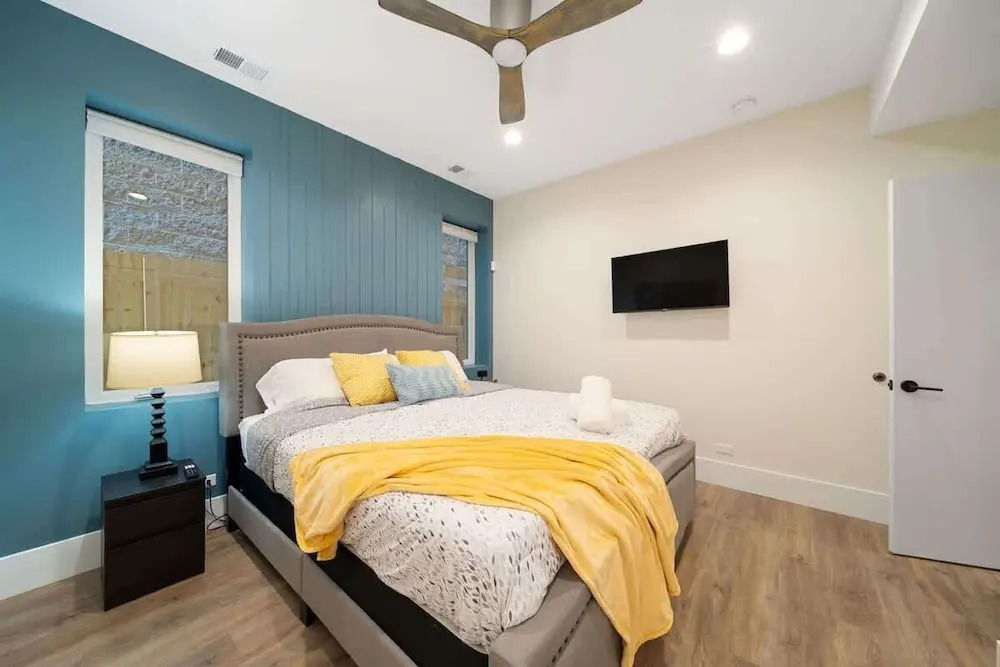 New Two Bed Condo by United Center With Balcony