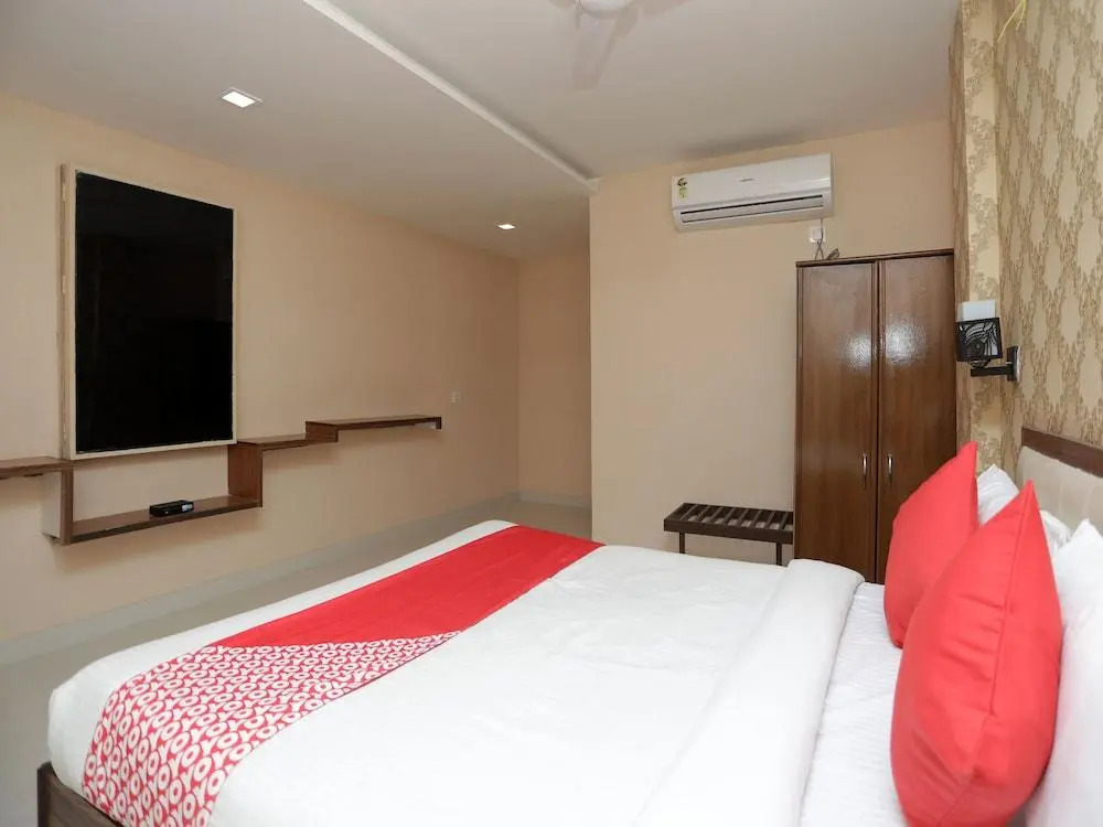 OYO 13134 Grand Regency