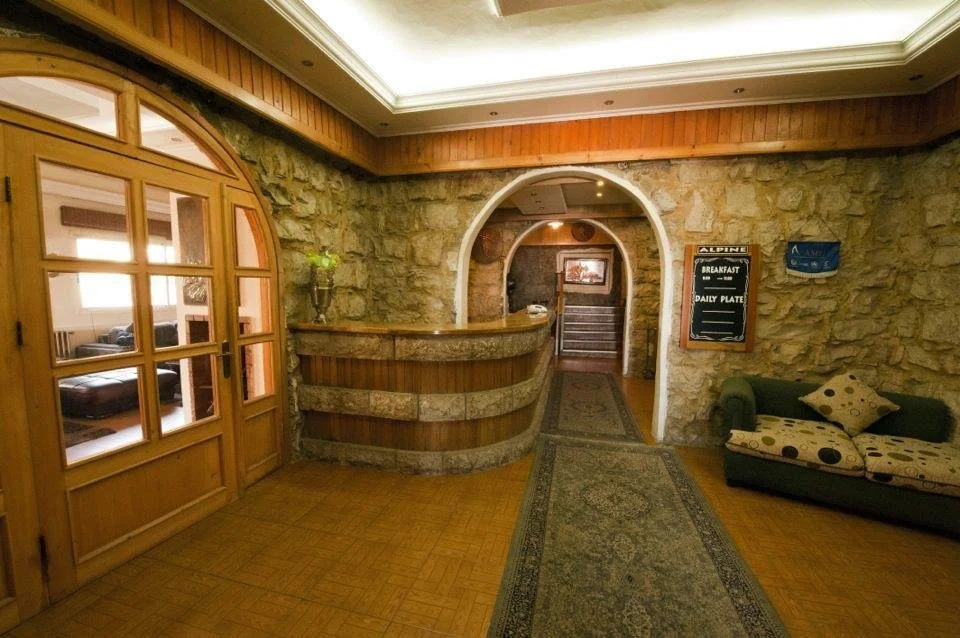 Alpine Hotel