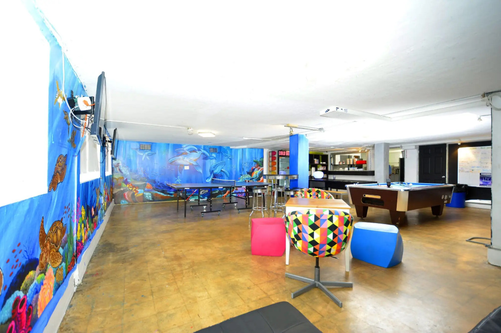 South Beach Rooms and Hostel
